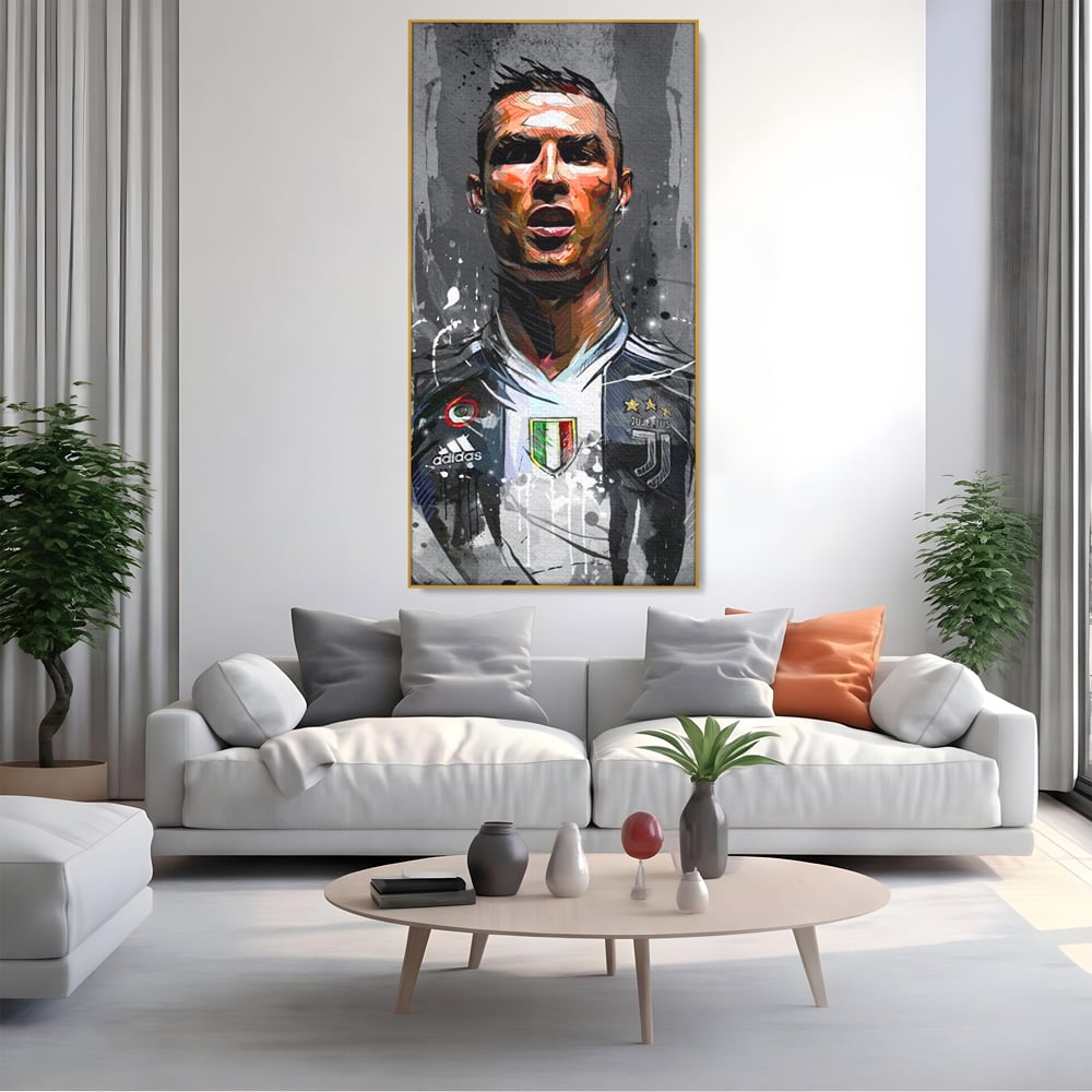 Tablou canvas cu tablou portret cristiano ronaldo juventus, in rama de aluminiu auriu, pe perete intr-un living